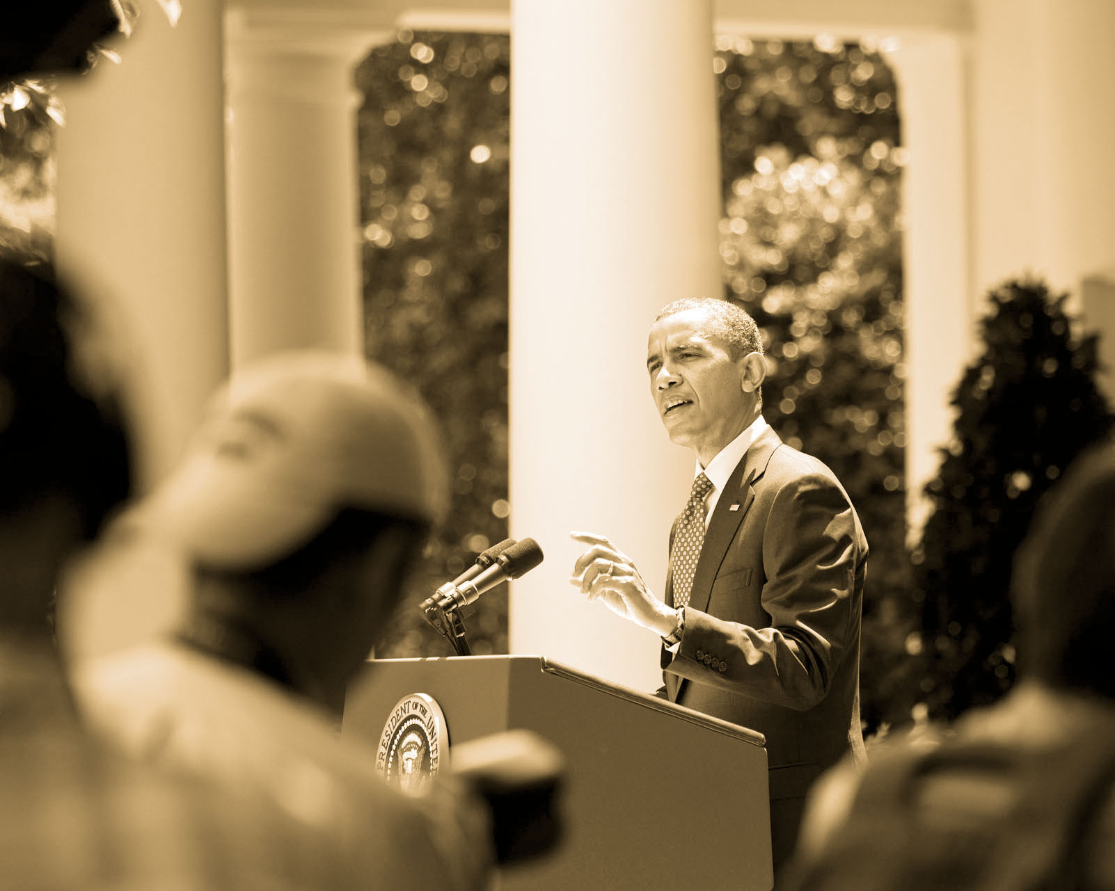 Official White House photo by Sonya N. Hebert
